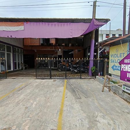 Penginapan Violet Doorz Syariah Banjarbaru Экстерьер фото