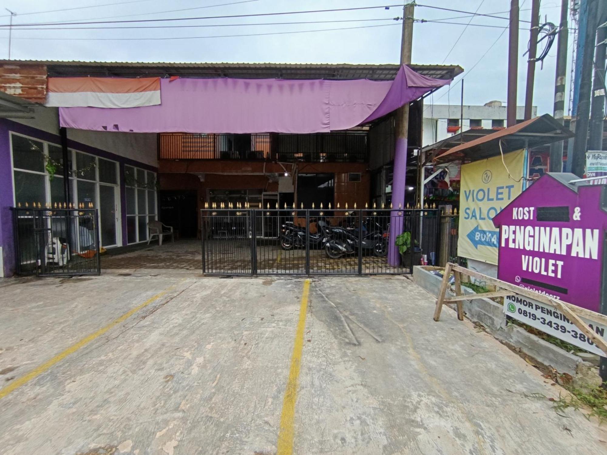Penginapan Violet Doorz Syariah Banjarbaru Экстерьер фото